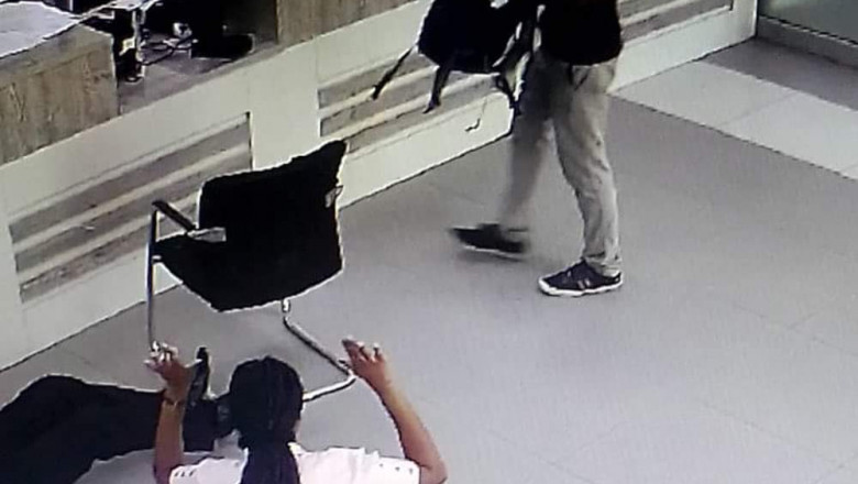 Armed robber pounces on Vic Falls bank, gets away with US$100 000-Zimmagazine
