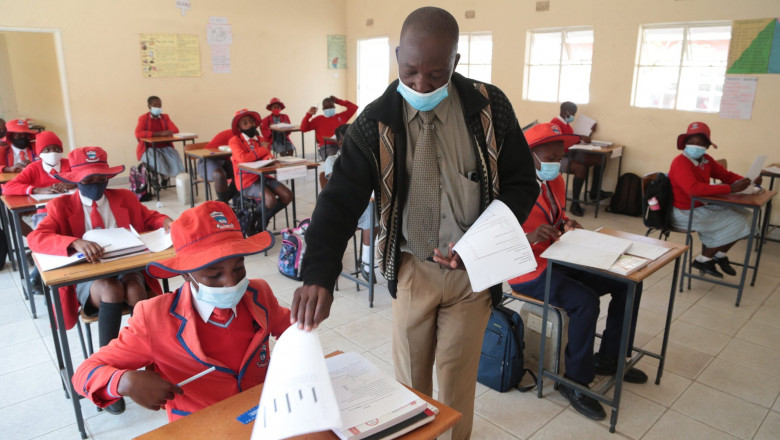UK government invites teachers from Zimbabwe